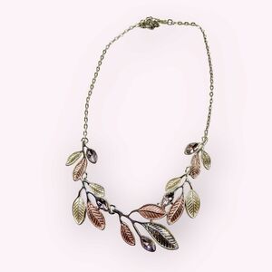 PAPARAZZI LYRICAL LEAF NECKLACE